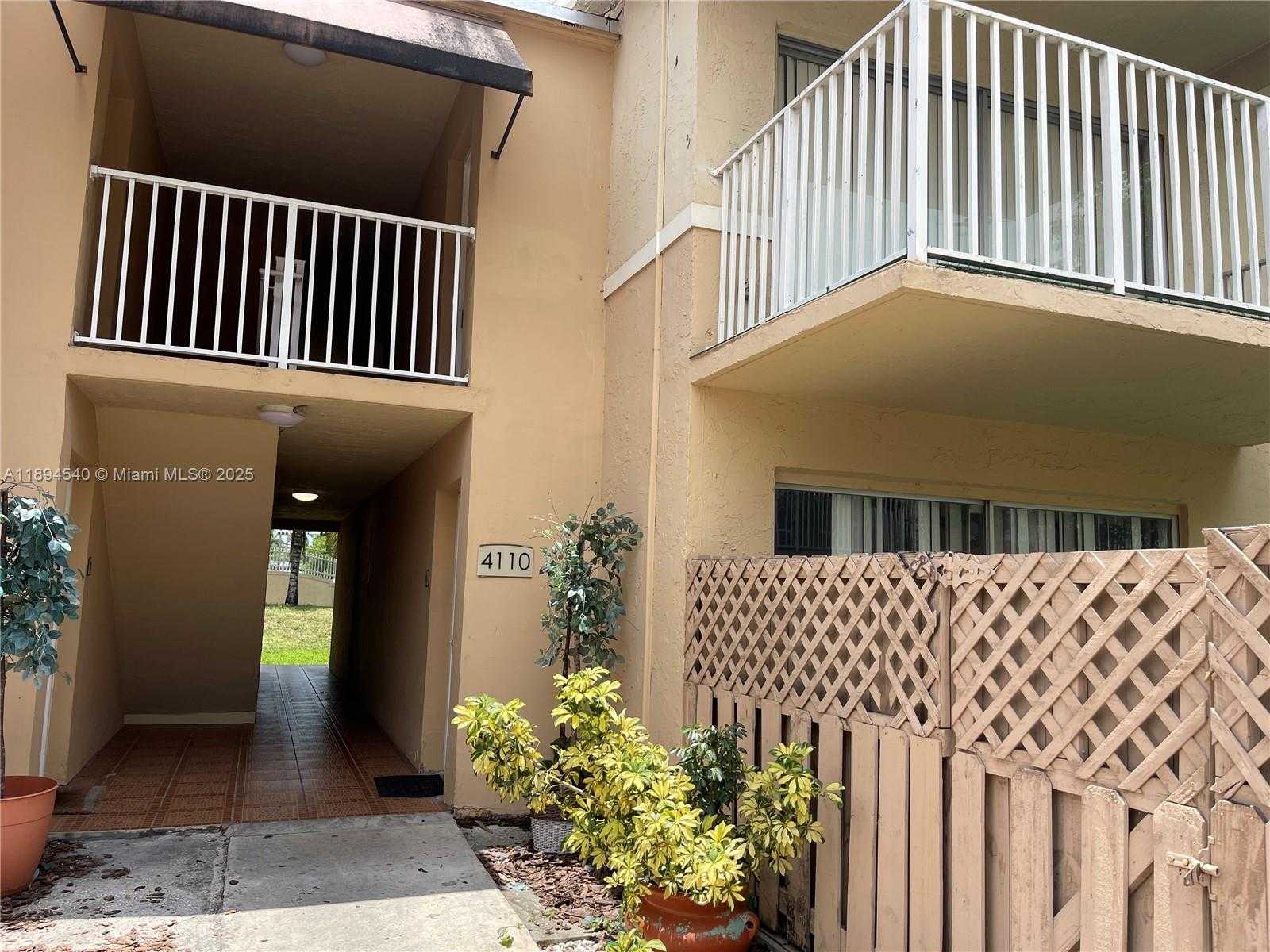 Small Image of 4110 NORTH WEST 79TH AVE #2A, Doral Number 2