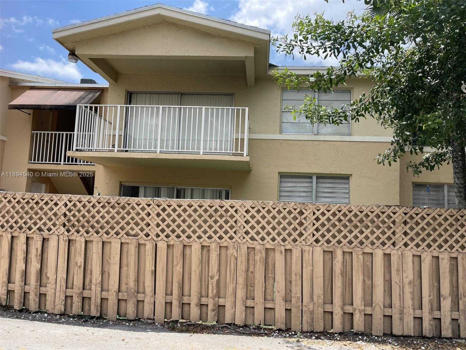 Small Image of 4110 NORTH WEST 79TH AVE #2A, Doral Number 3
