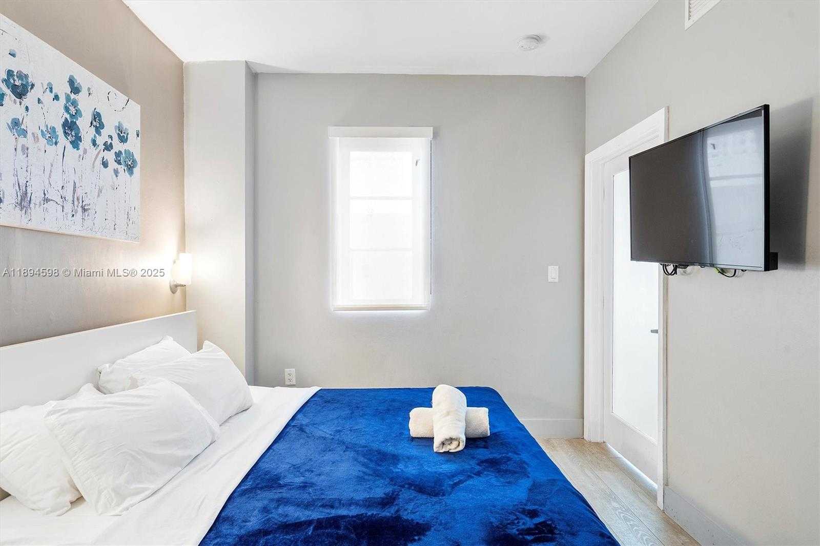 Small Image of 1036 OCEAN DR #B205, Miami Beach Number 15