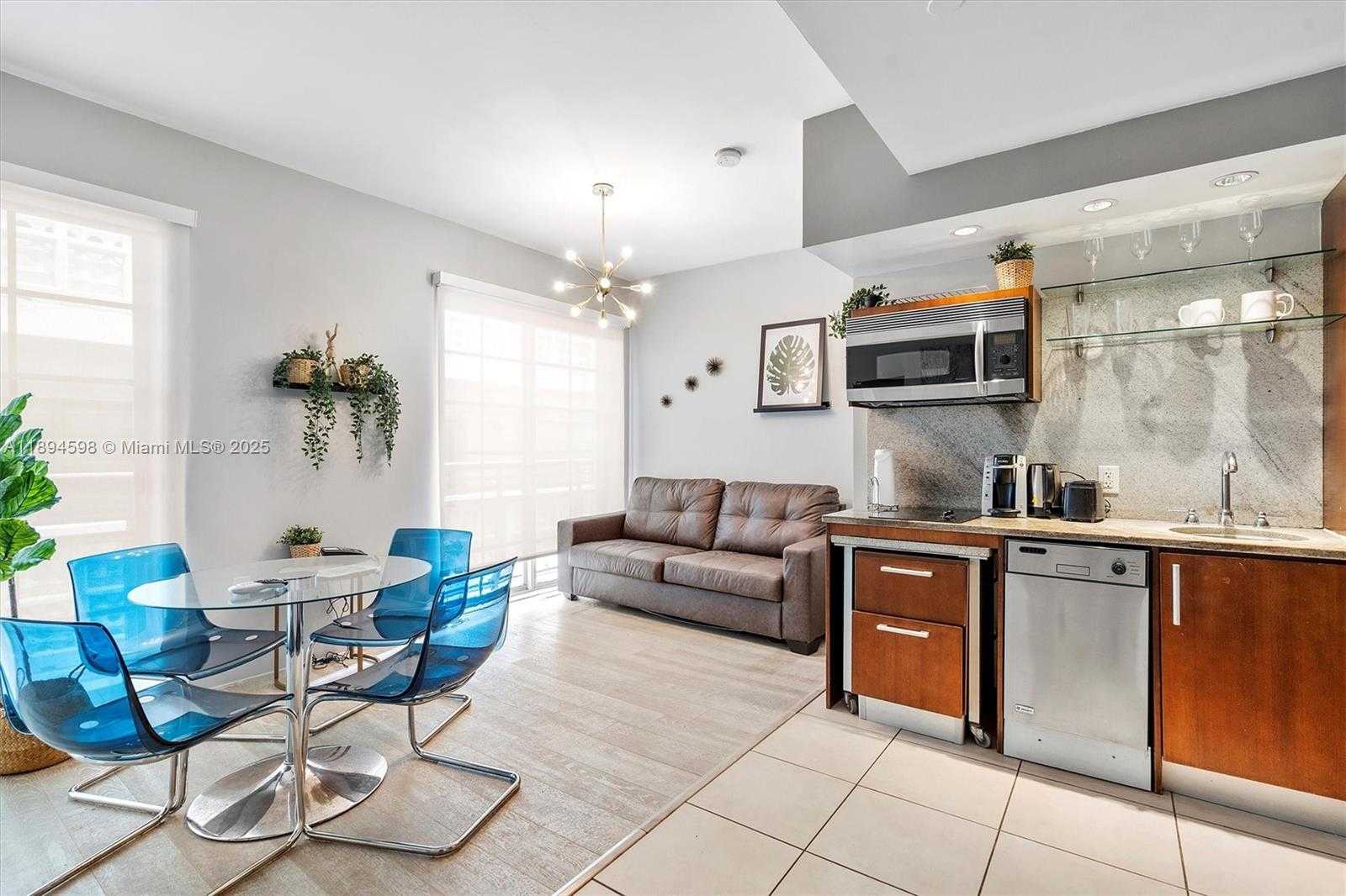 Small Image of 1036 OCEAN DR #B205, Miami Beach Number 6