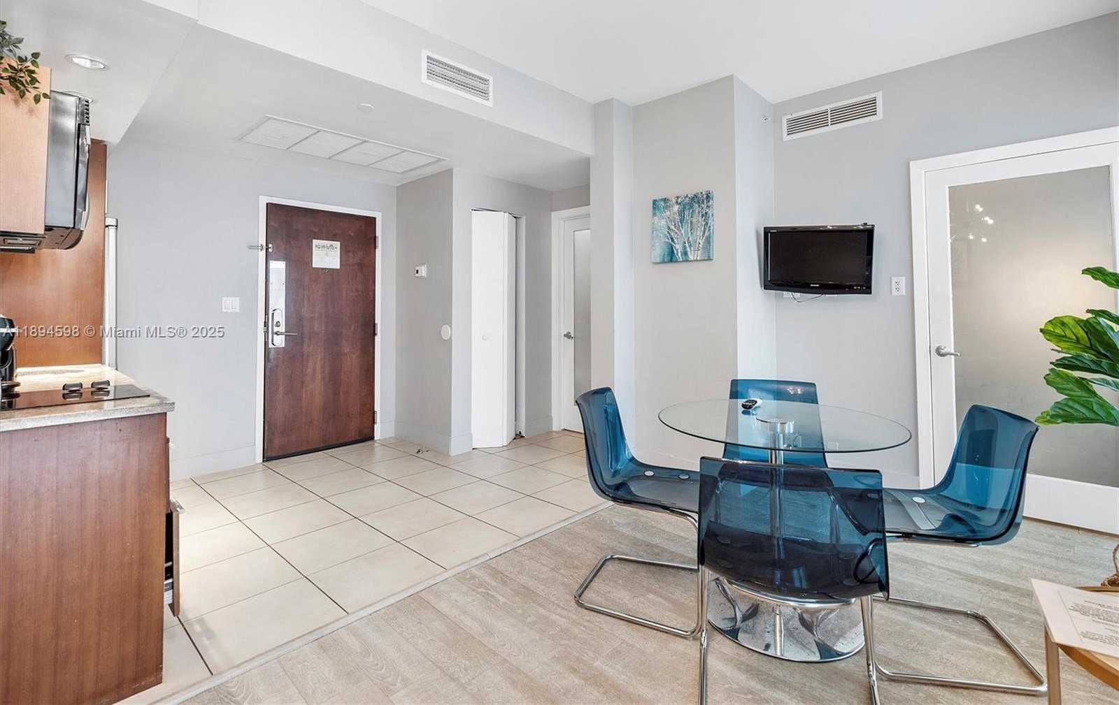 Small Image of 1036 OCEAN DR #B205, Miami Beach Number 9