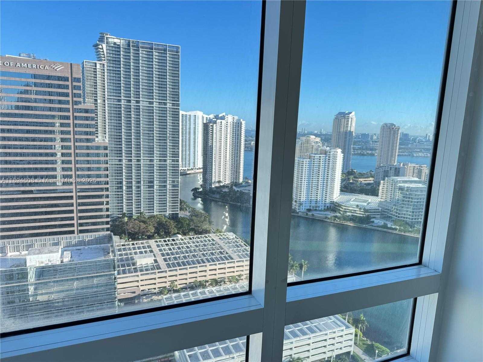 Small Image of 950 BRICKELL BAY DR #3610, Miami Number 18