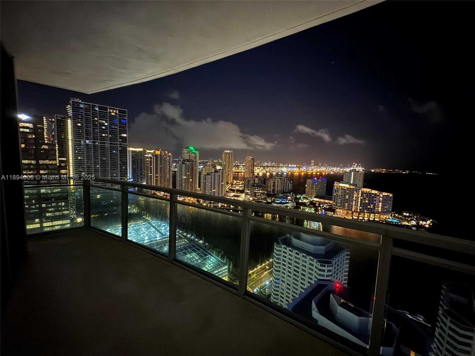 Small Image of 950 BRICKELL BAY DR #3610, Miami Number 32