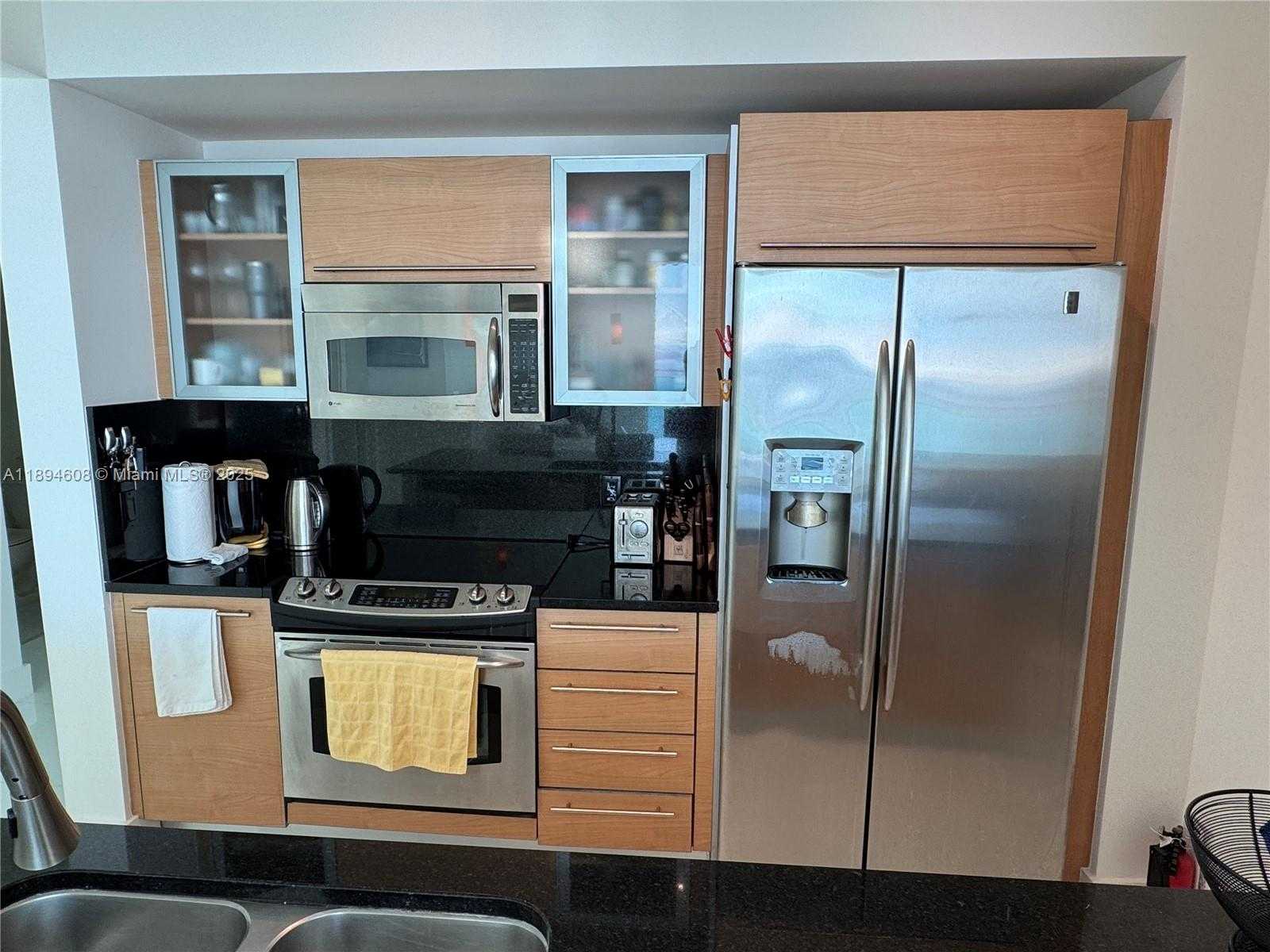 Small Image of 950 BRICKELL BAY DR #3610, Miami Number 9