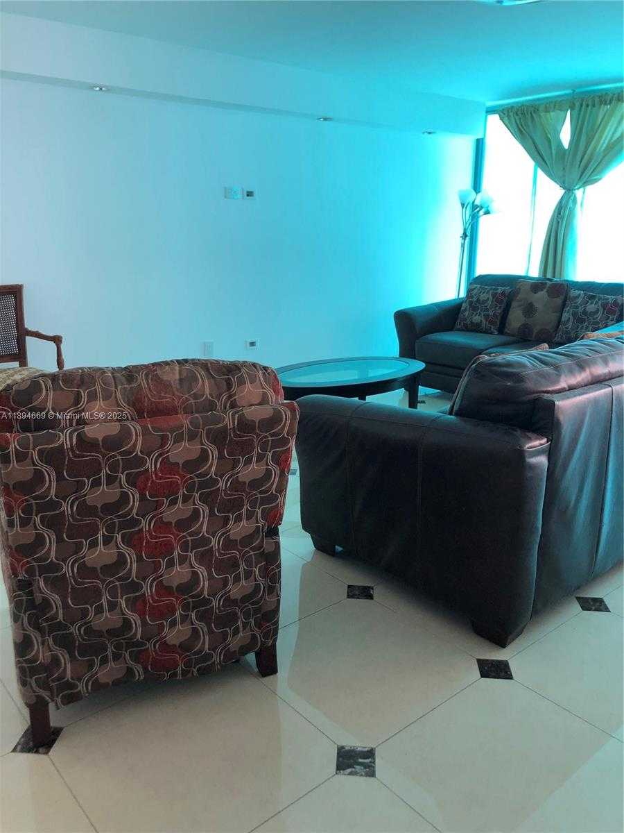 Small Image of Aventura Number 14