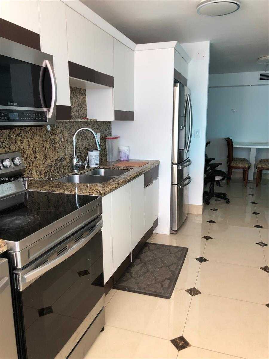 Small Image of Aventura Number 5