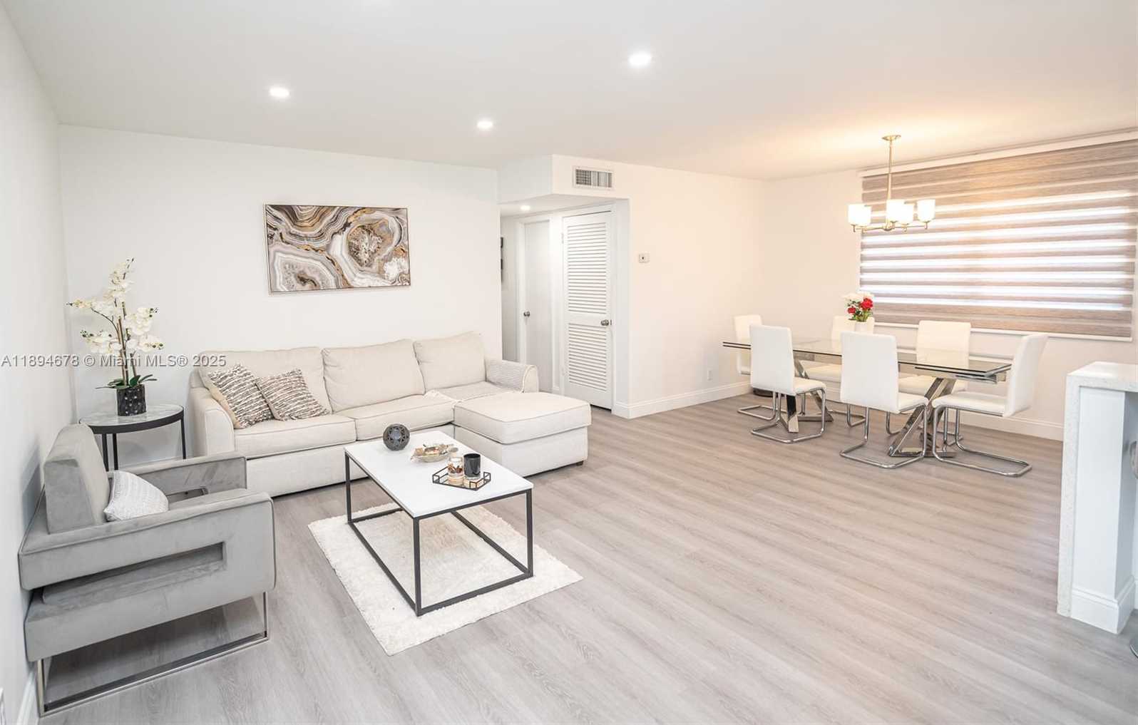 Small Image of 5300 WASHINGTON ST #T227, Hollywood Number 12