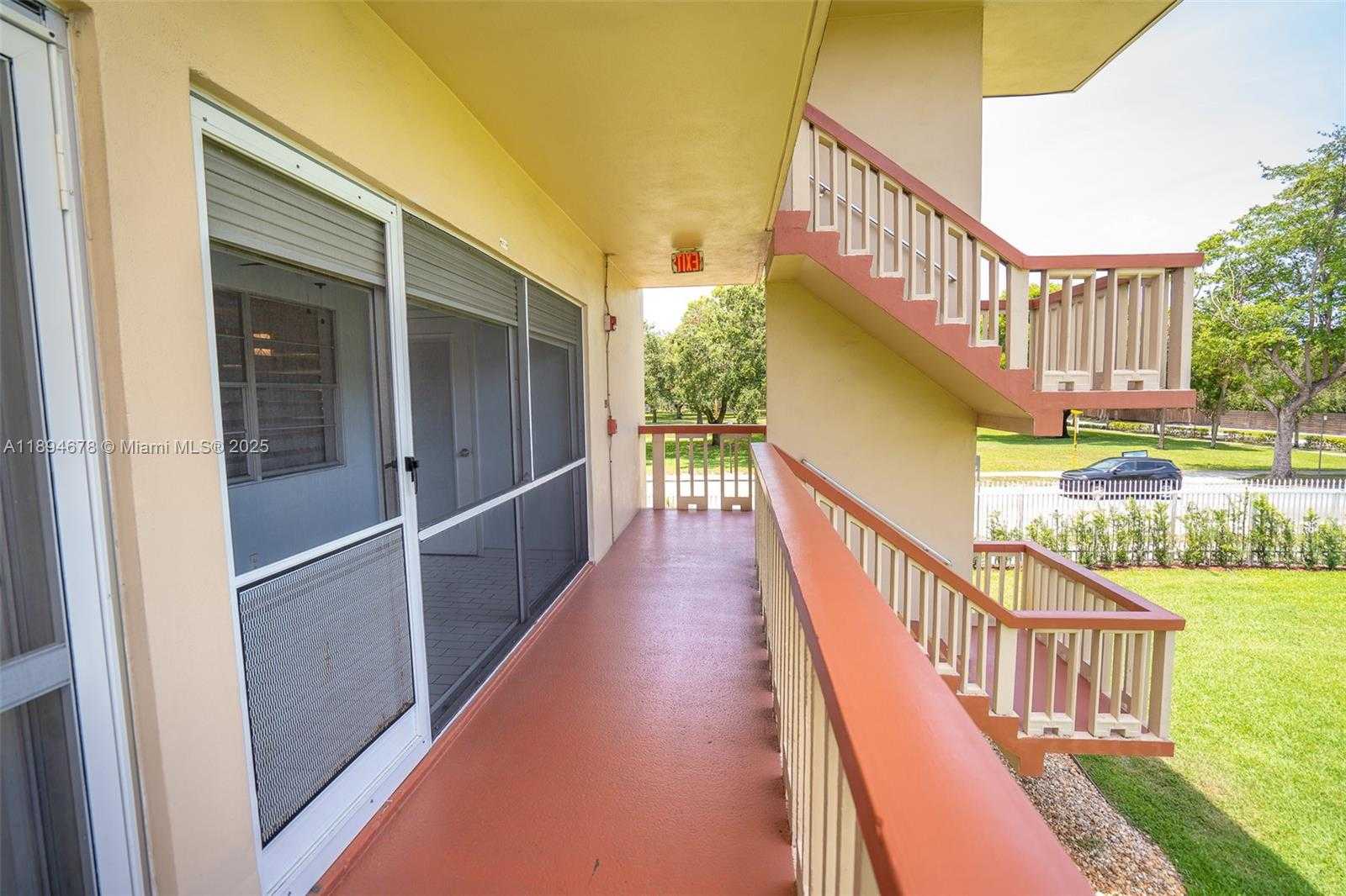 Small Image of 5300 WASHINGTON ST #T227, Hollywood Number 3