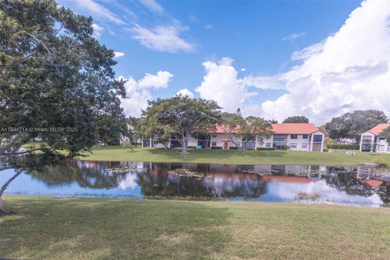 Small Image of 306 REPUBLIC CT #306, Deerfield Beach Number 22