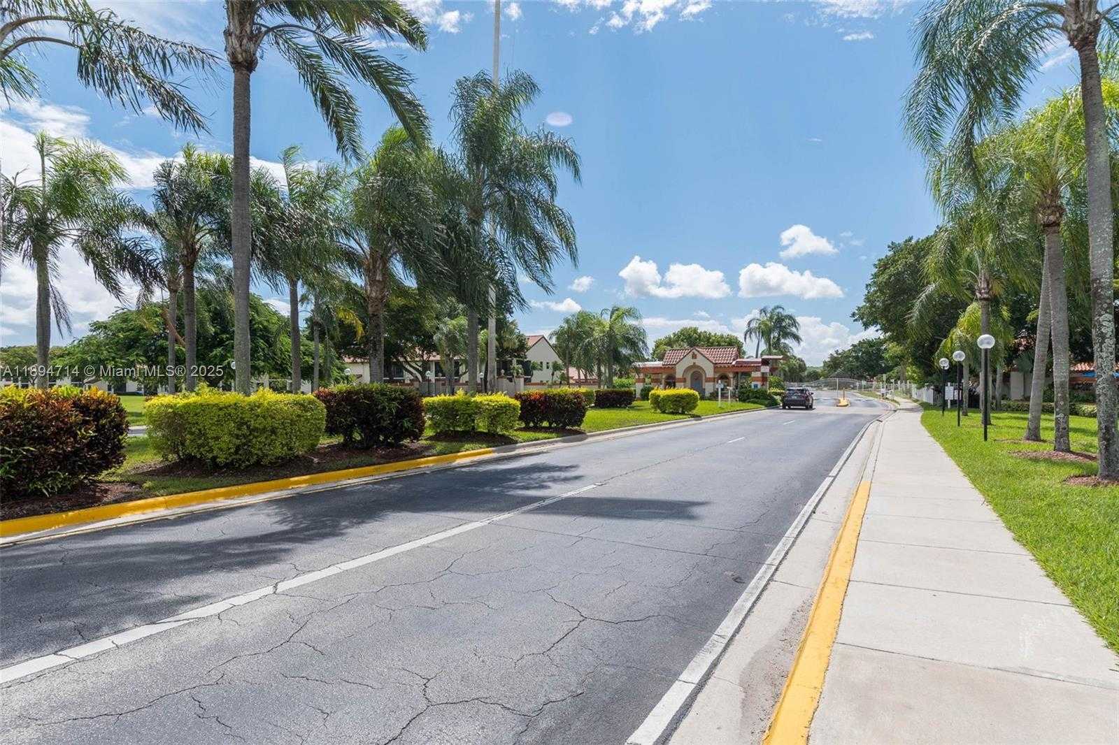 Small Image of 306 REPUBLIC CT #306, Deerfield Beach Number 31