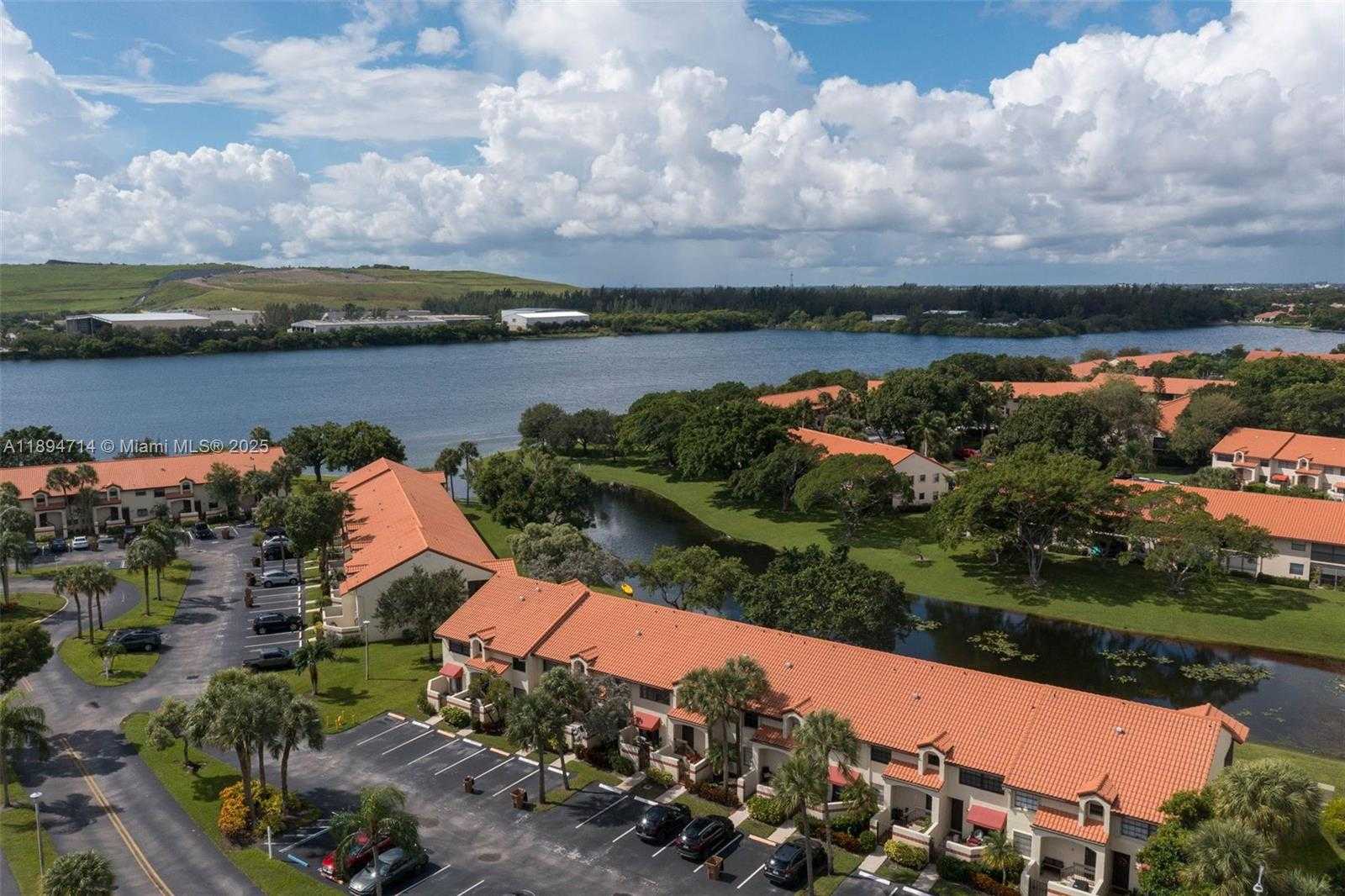 Small Image of 306 REPUBLIC CT #306, Deerfield Beach Number 34