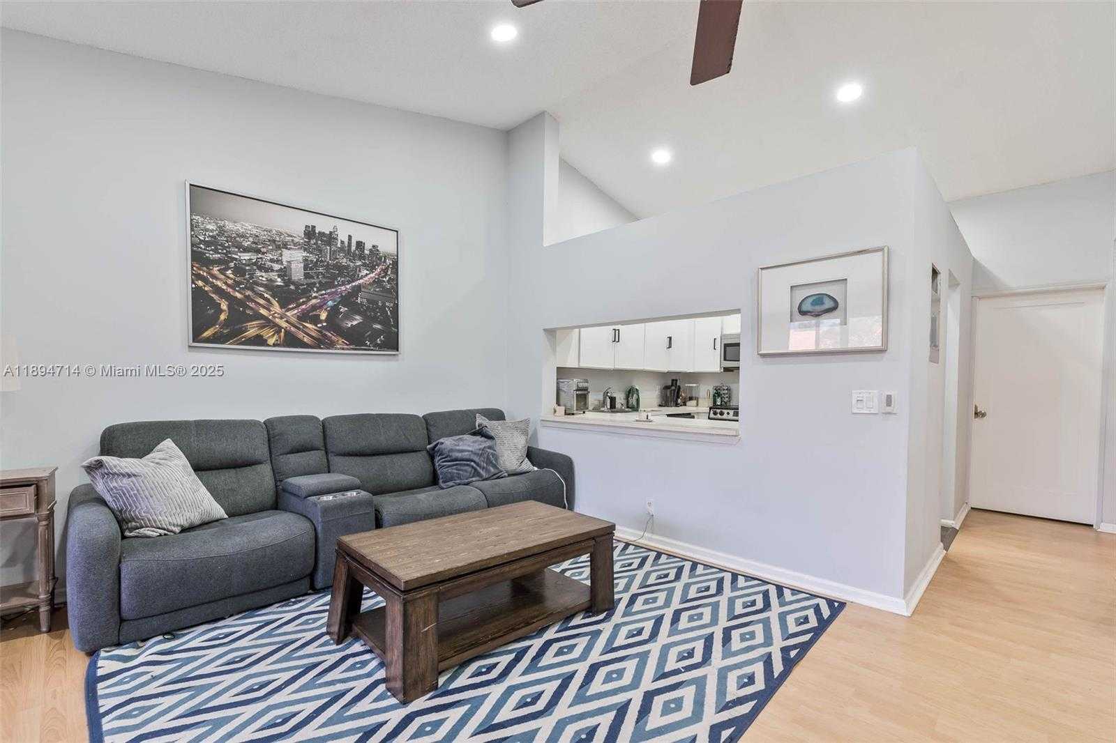 Small Image of 306 REPUBLIC CT #306, Deerfield Beach Number 6