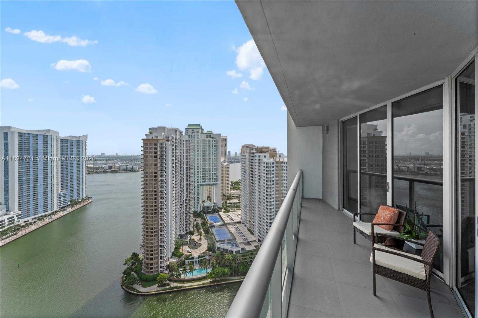 Small Image of 495 BRICKELL AVE #3208, Miami Number 11