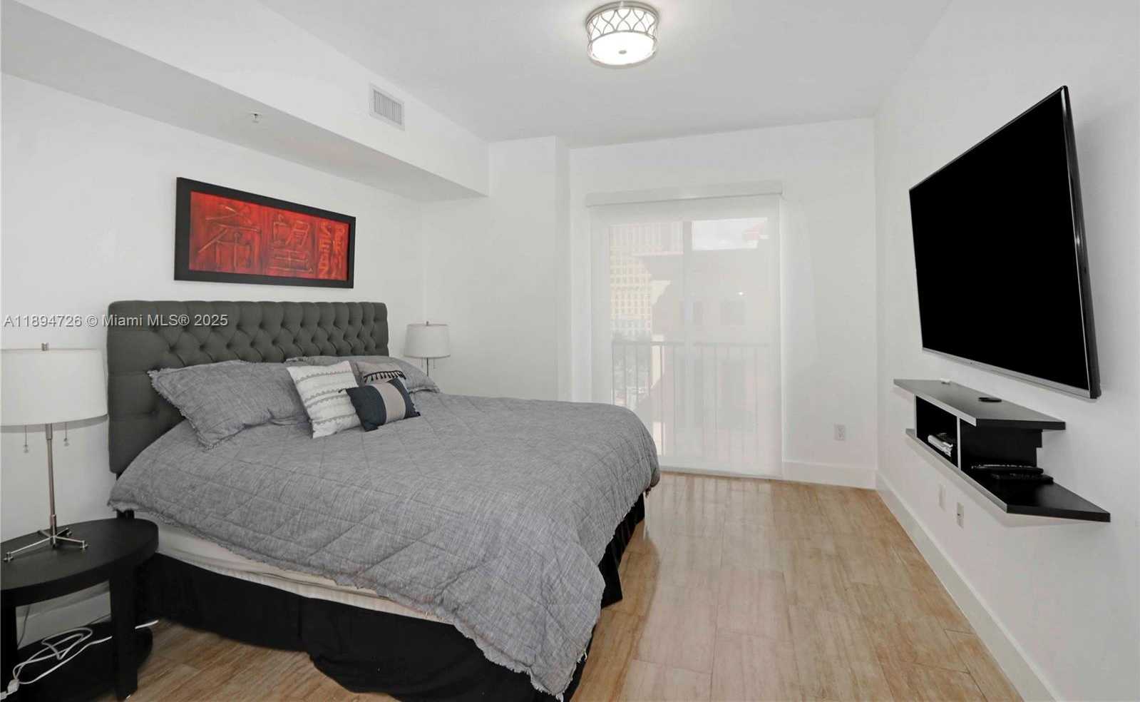 Small Image of 10 ARAGON AVE #706, Coral Gables Number 13