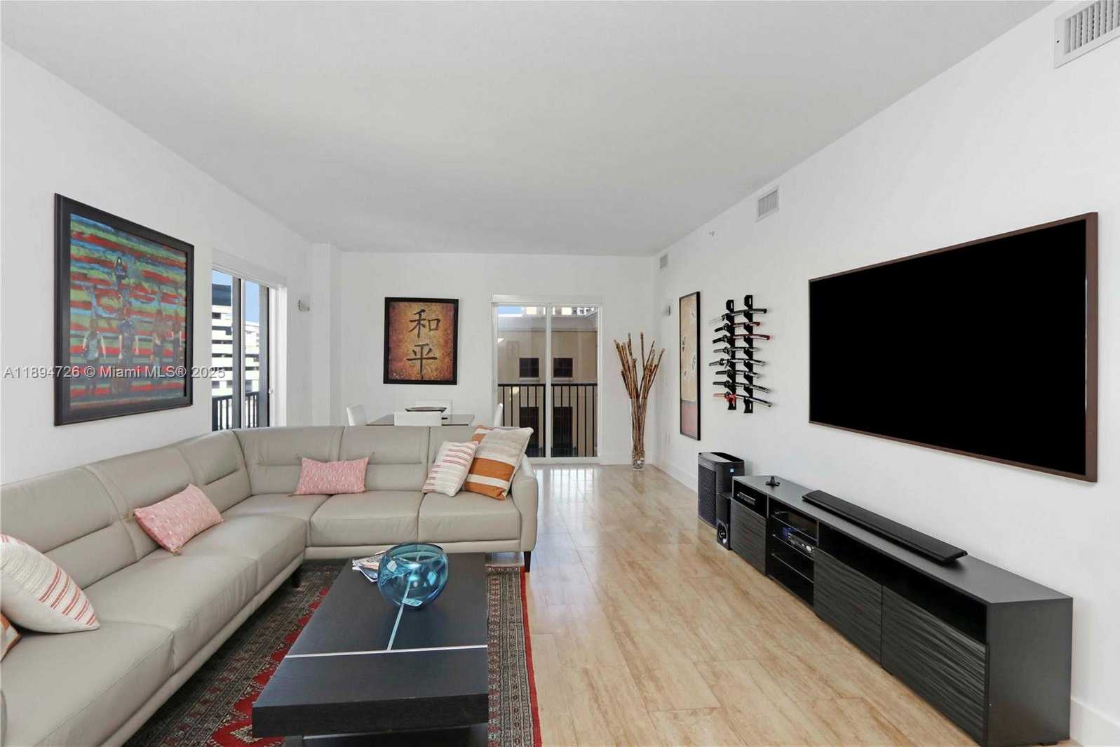 Small Image of 10 ARAGON AVE #706, Coral Gables Number 3