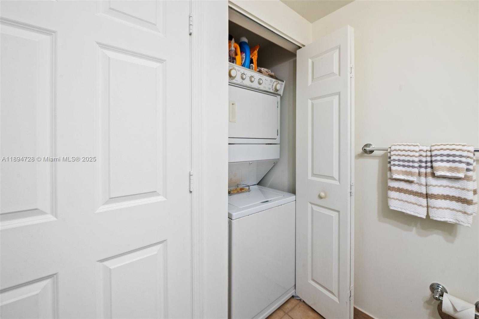 Small Image of 888 SOUTH DOUGLAS RD #113, Coral Gables Number 30