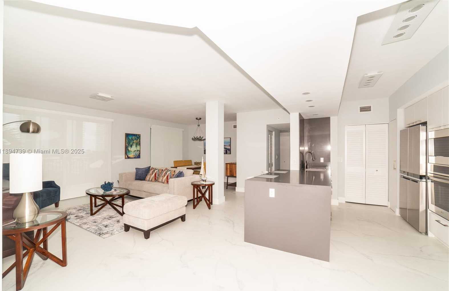 Small Image of 17145 NORTH BAY RD #4607, Sunny Isles Beach Number 2