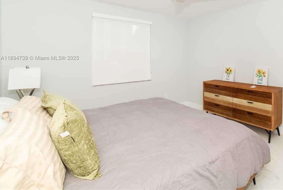 Small Image of 17145 NORTH BAY RD #4607, Sunny Isles Beach Number 24