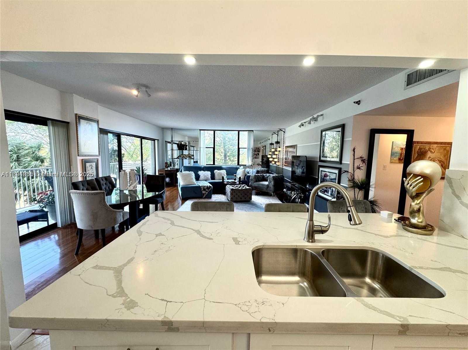 Small Image of 3850 WASHINGTON ST #317, Hollywood Number 11