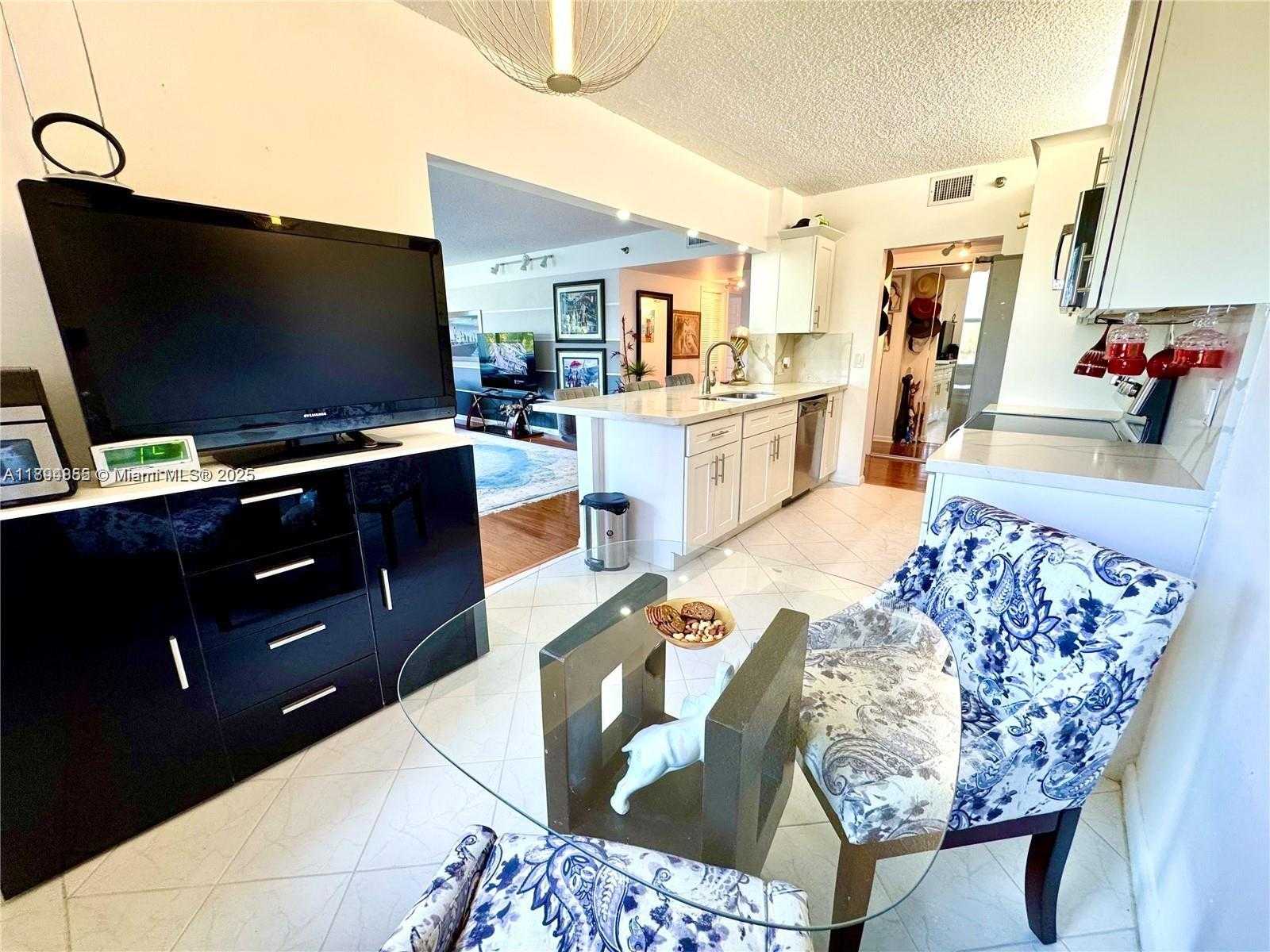 Small Image of 3850 WASHINGTON ST #317, Hollywood Number 13
