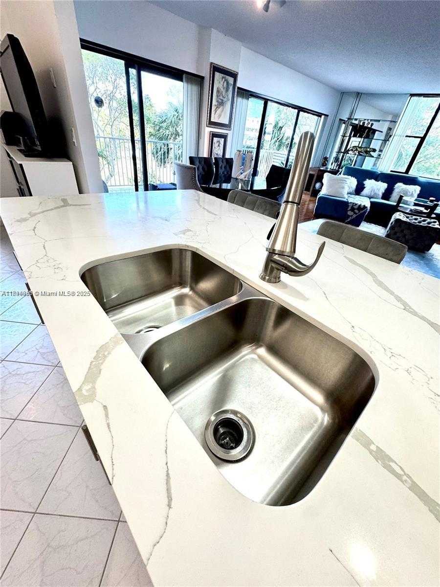 Small Image of 3850 WASHINGTON ST #317, Hollywood Number 16