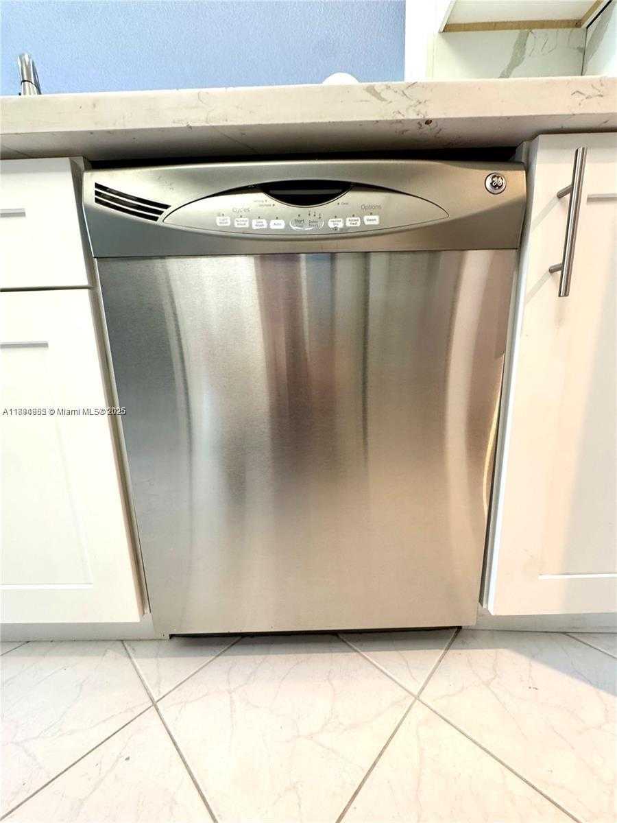 Small Image of 3850 WASHINGTON ST #317, Hollywood Number 17