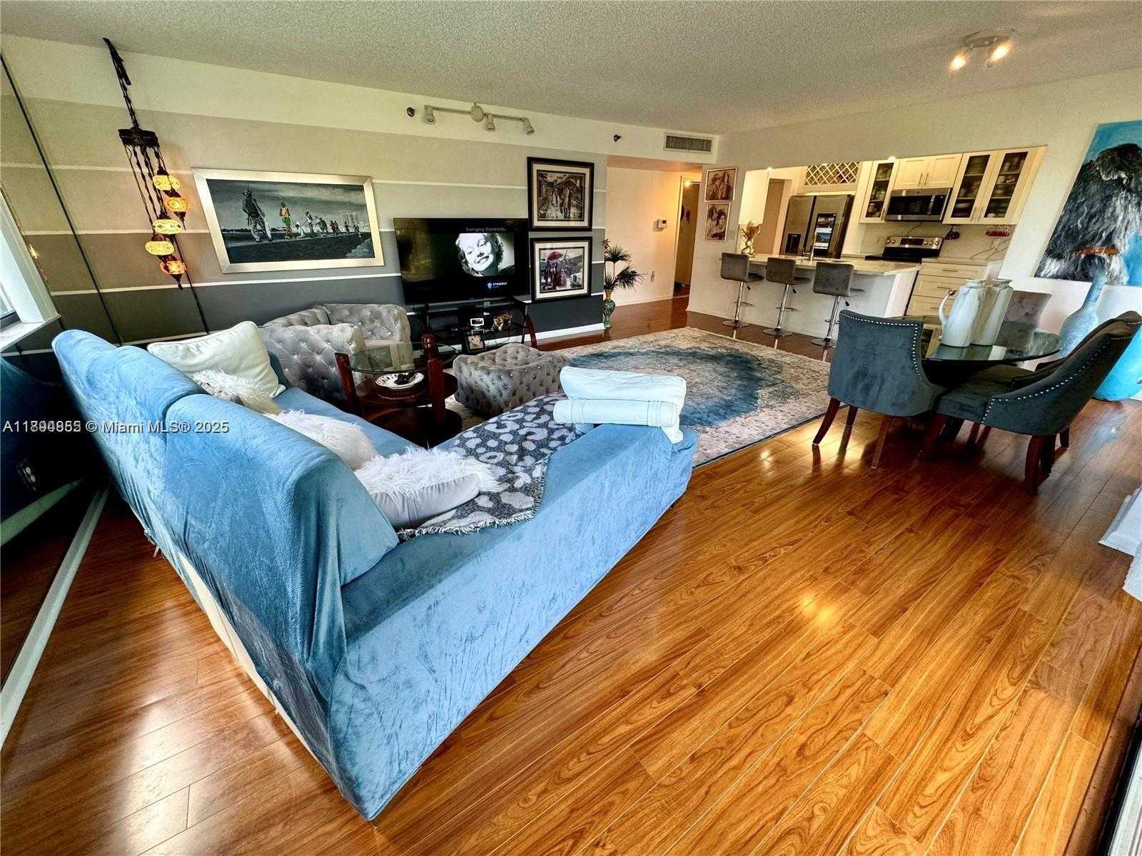 Small Image of 3850 WASHINGTON ST #317, Hollywood Number 2