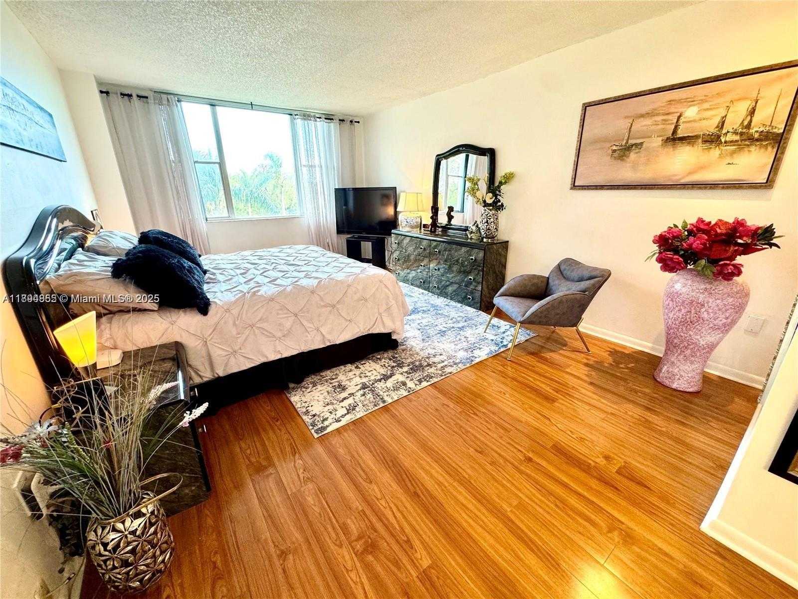 Small Image of 3850 WASHINGTON ST #317, Hollywood Number 28