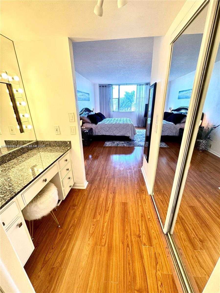 Small Image of 3850 WASHINGTON ST #317, Hollywood Number 31