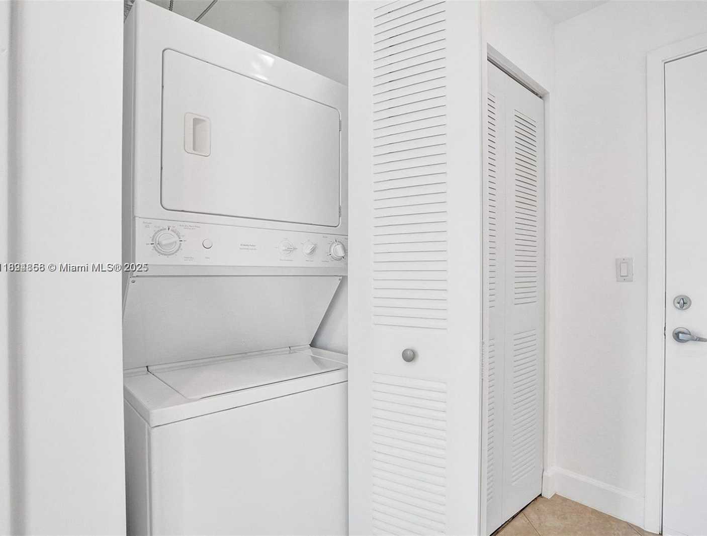 Small Image of 133 NORTH EAST 2ND AVE #LPH3502, Miami Number 24