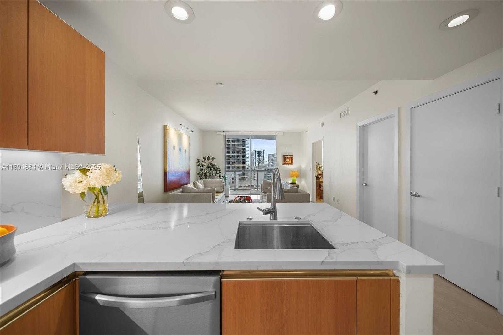 Small Image of 1060 BRICKELL AVE #1513, Miami Number 11