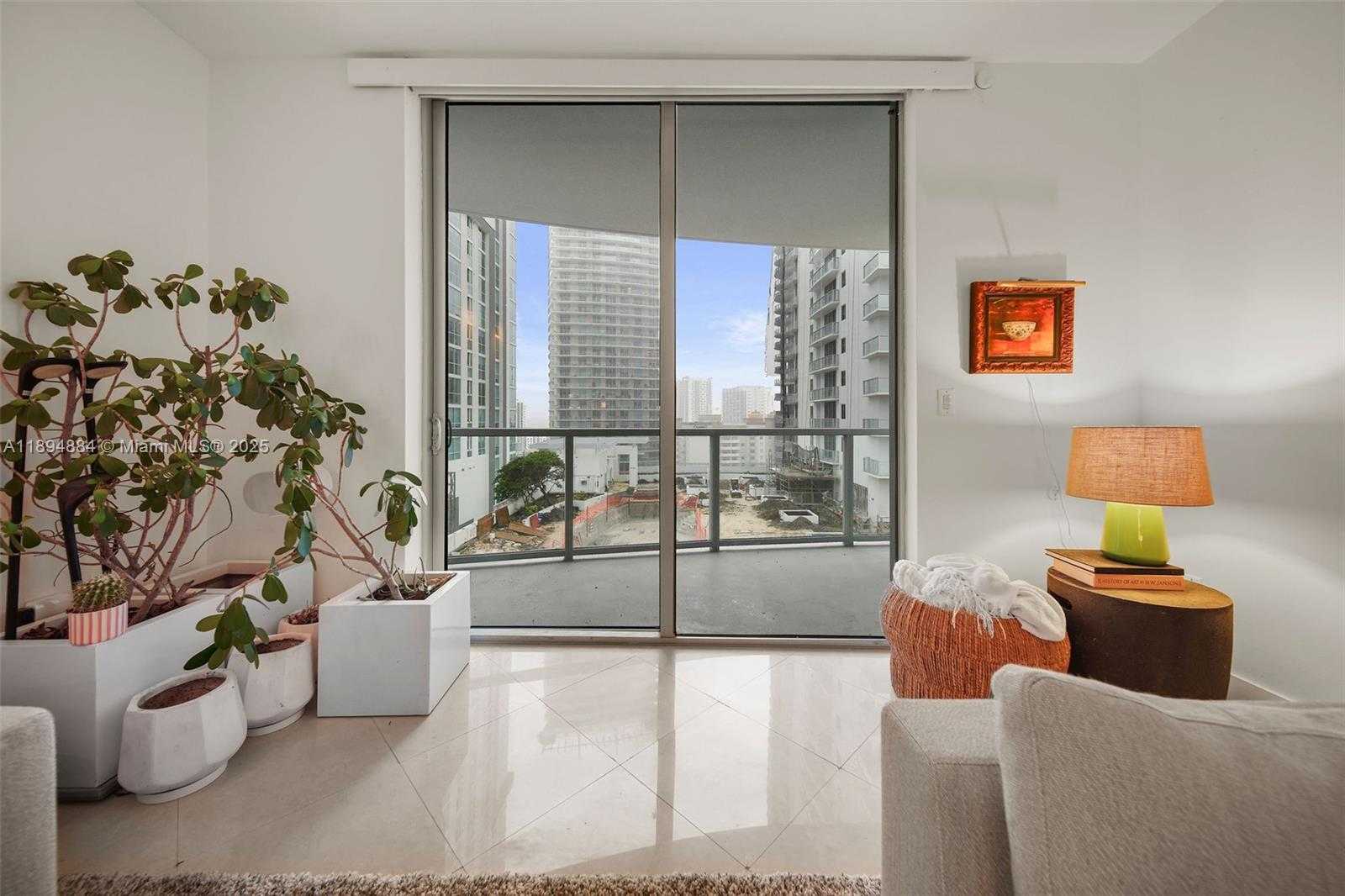 Small Image of 1060 BRICKELL AVE #1513, Miami Number 2