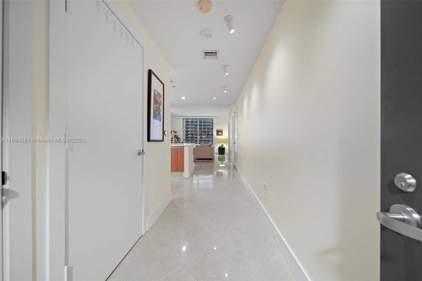 Small Image of 1060 BRICKELL AVE #1513, Miami Number 29