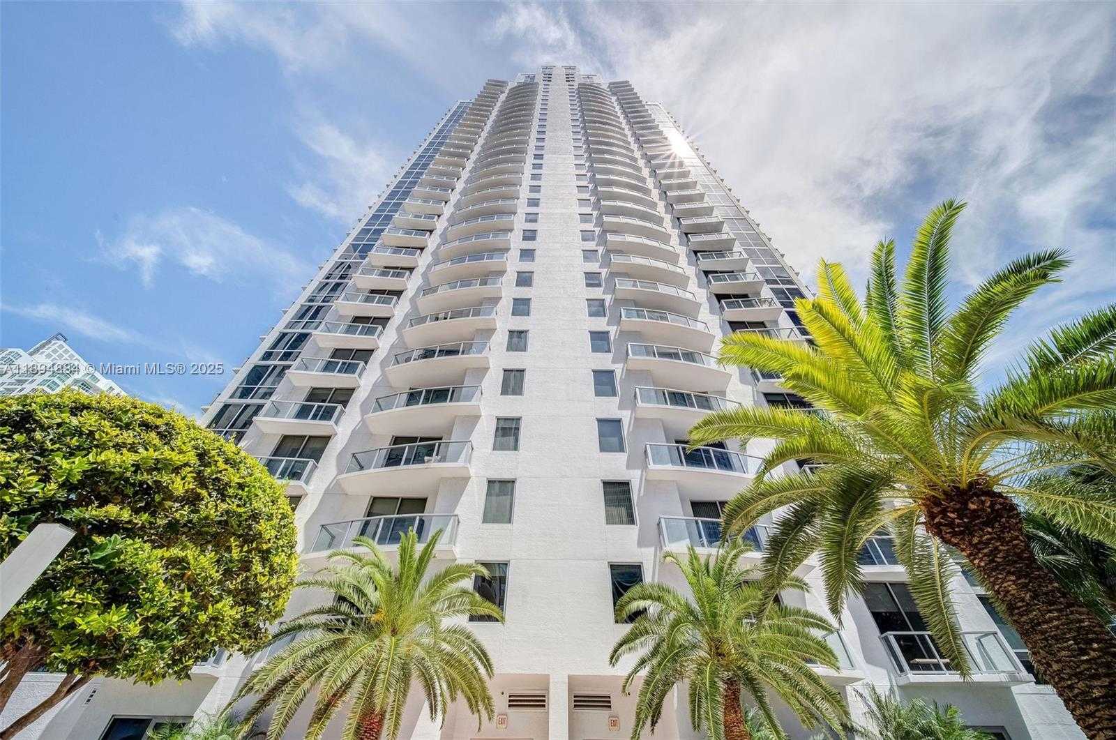 Small Image of 1060 BRICKELL AVE #1513, Miami Number 30