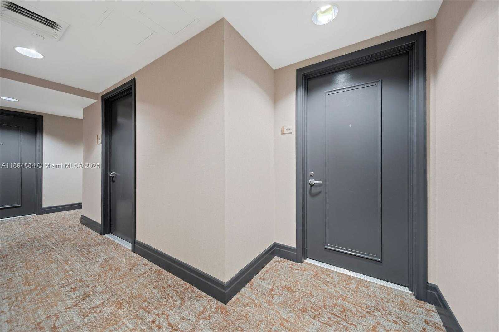 Small Image of 1060 BRICKELL AVE #1513, Miami Number 32