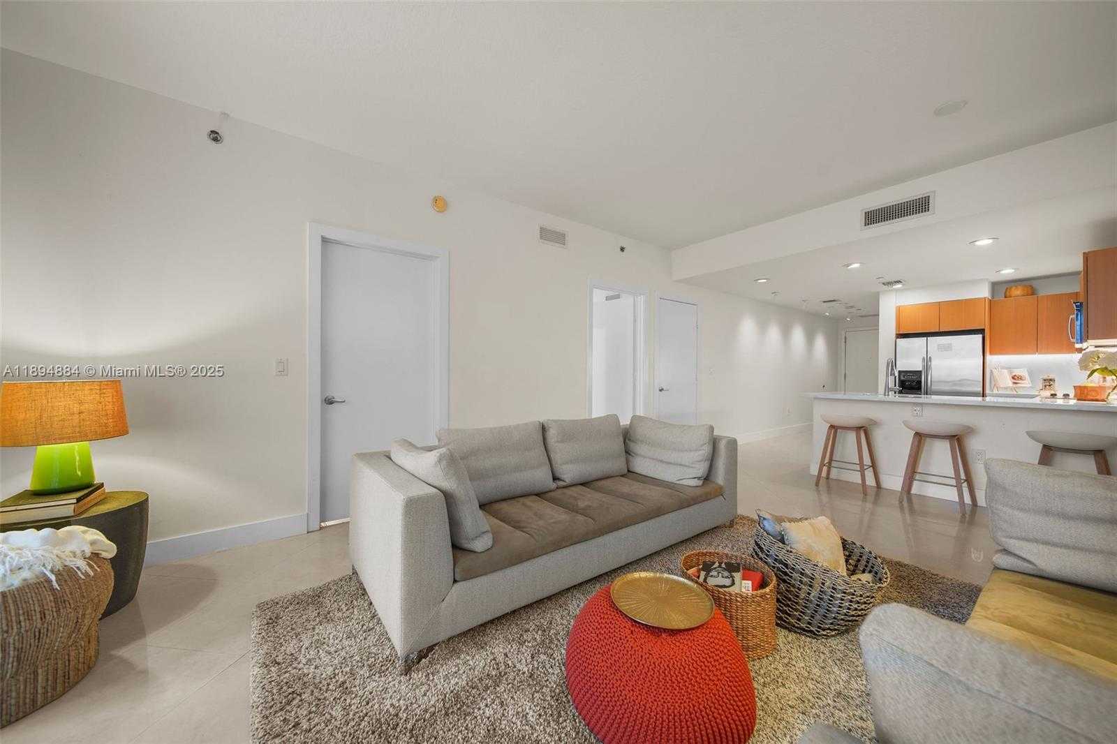 Small Image of 1060 BRICKELL AVE #1513, Miami Number 9