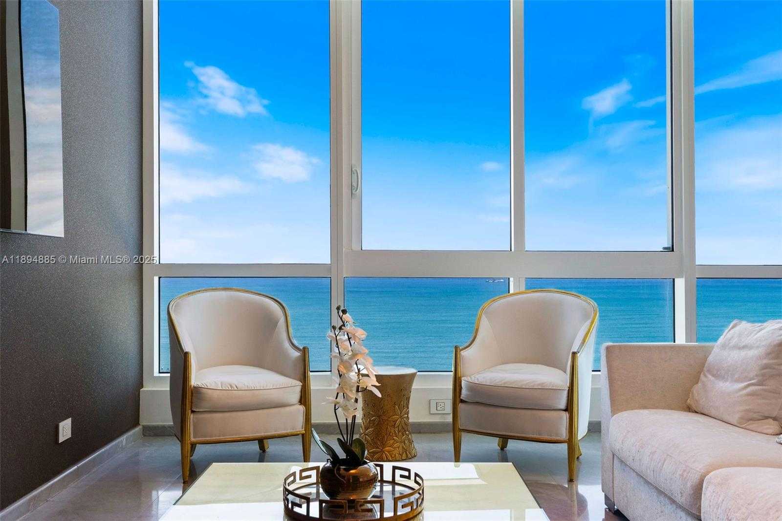 Small Image of 100 SOUTH POINTE DR #2506, Miami Beach Number 11