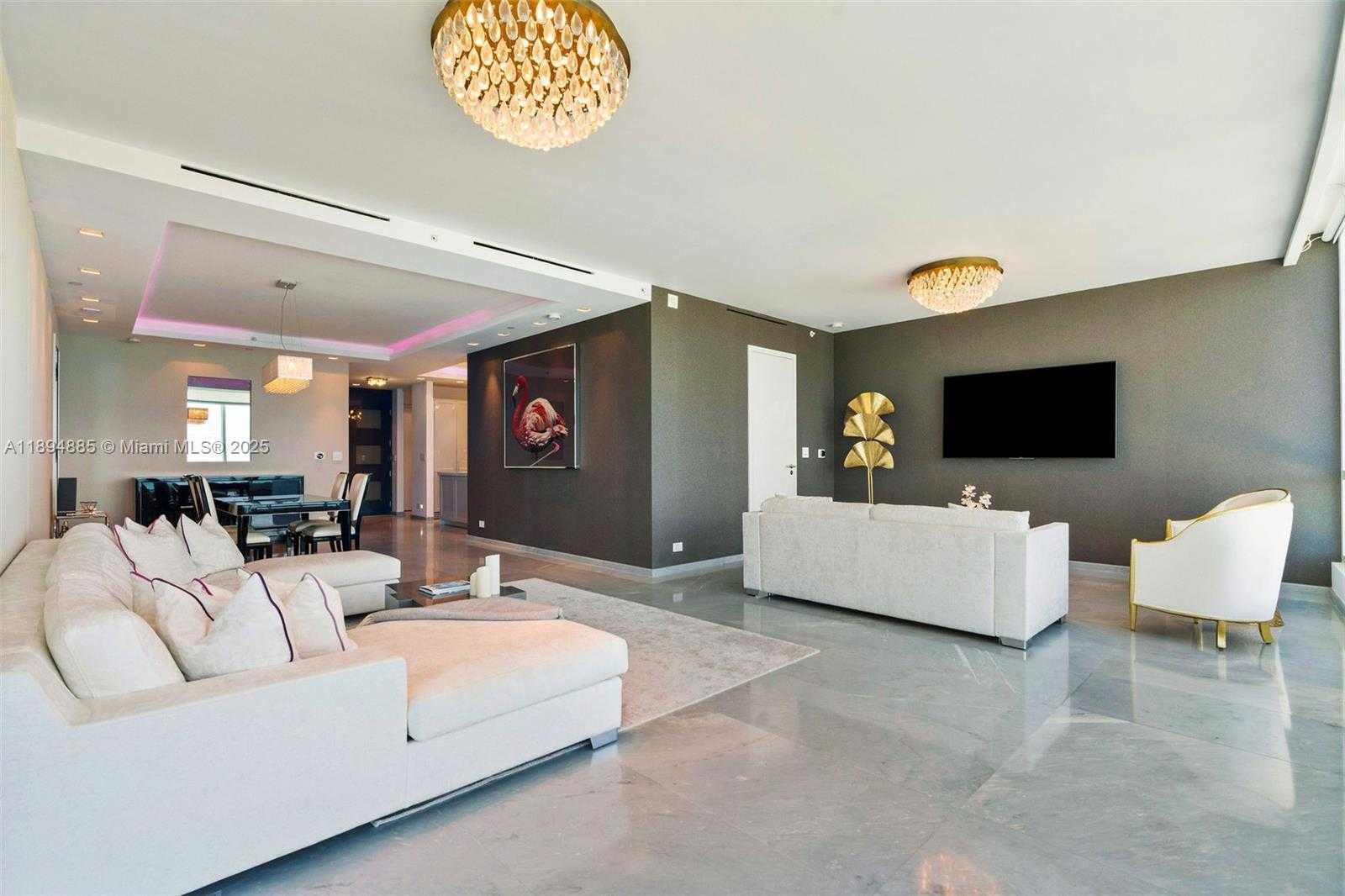 Small Image of 100 SOUTH POINTE DR #2506, Miami Beach Number 12