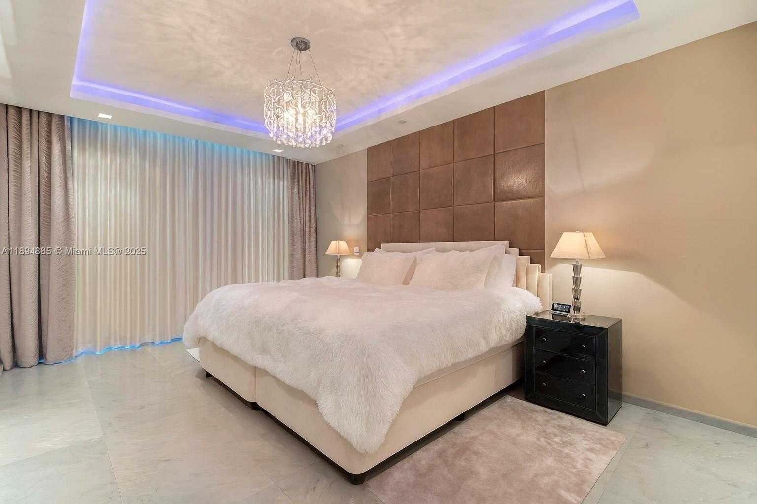 Small Image of 100 SOUTH POINTE DR #2506, Miami Beach Number 22
