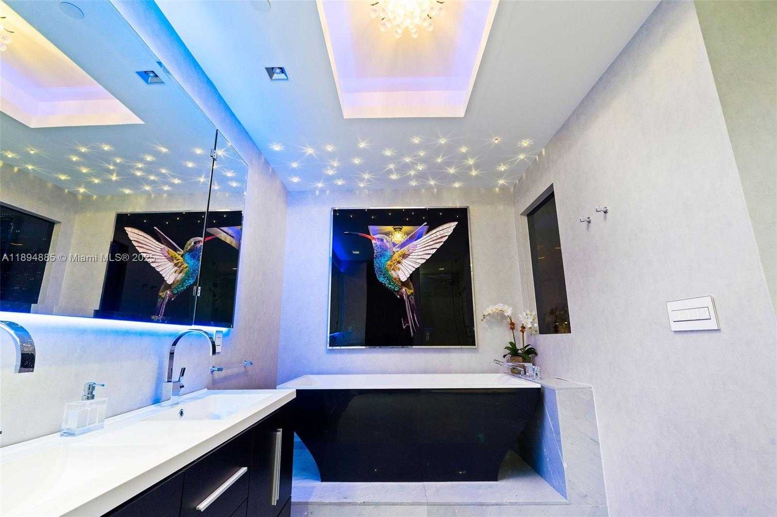 Small Image of 100 SOUTH POINTE DR #2506, Miami Beach Number 28