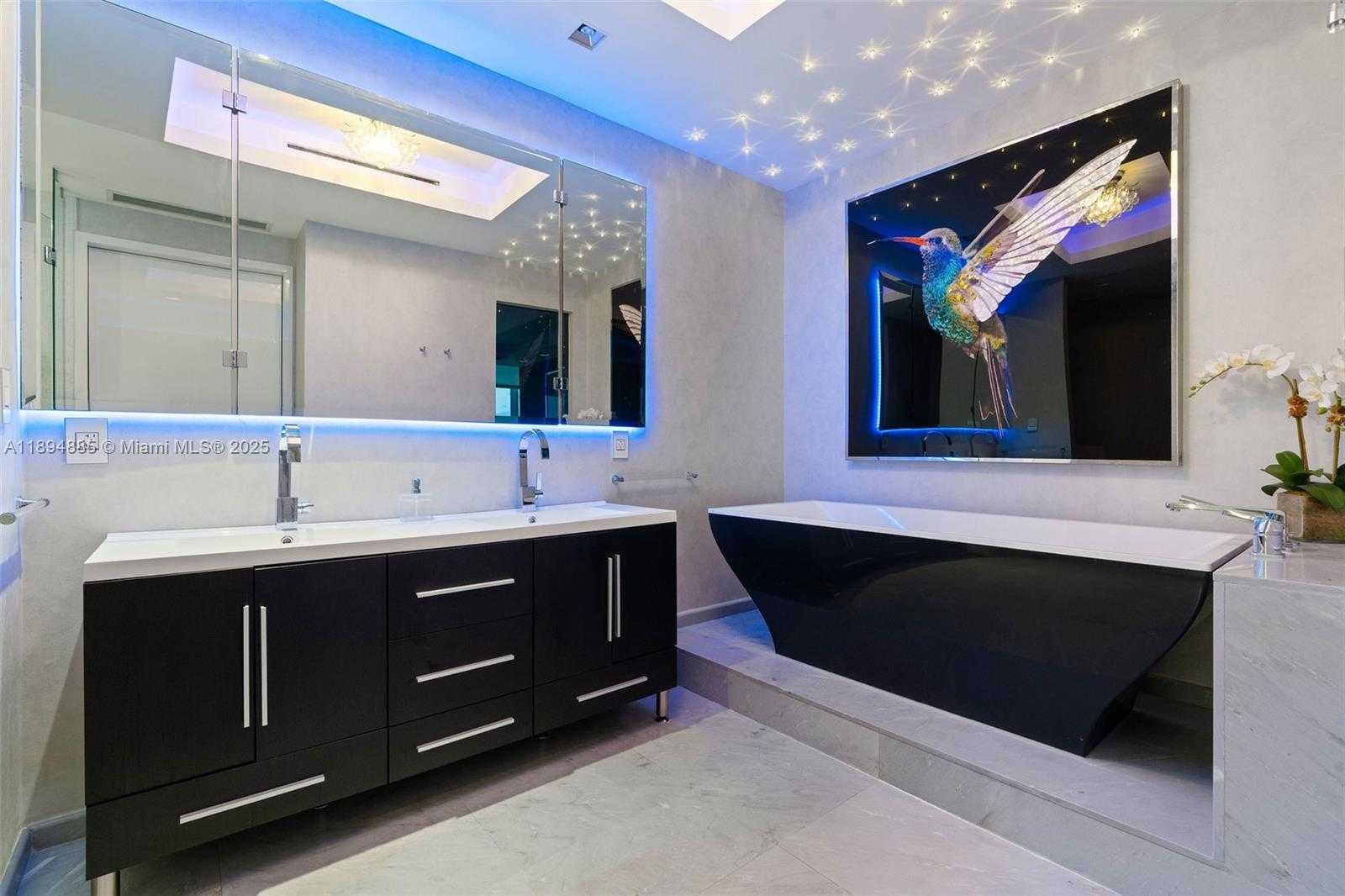 Small Image of 100 SOUTH POINTE DR #2506, Miami Beach Number 29