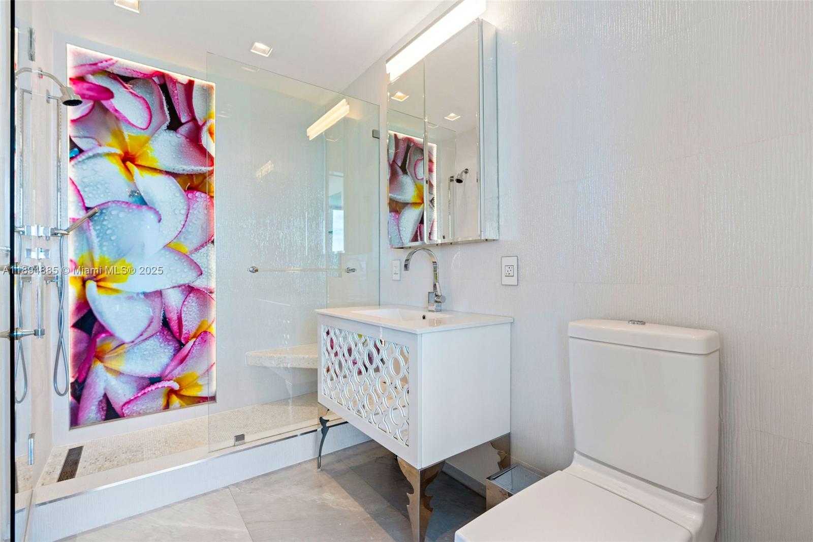 Small Image of 100 SOUTH POINTE DR #2506, Miami Beach Number 32