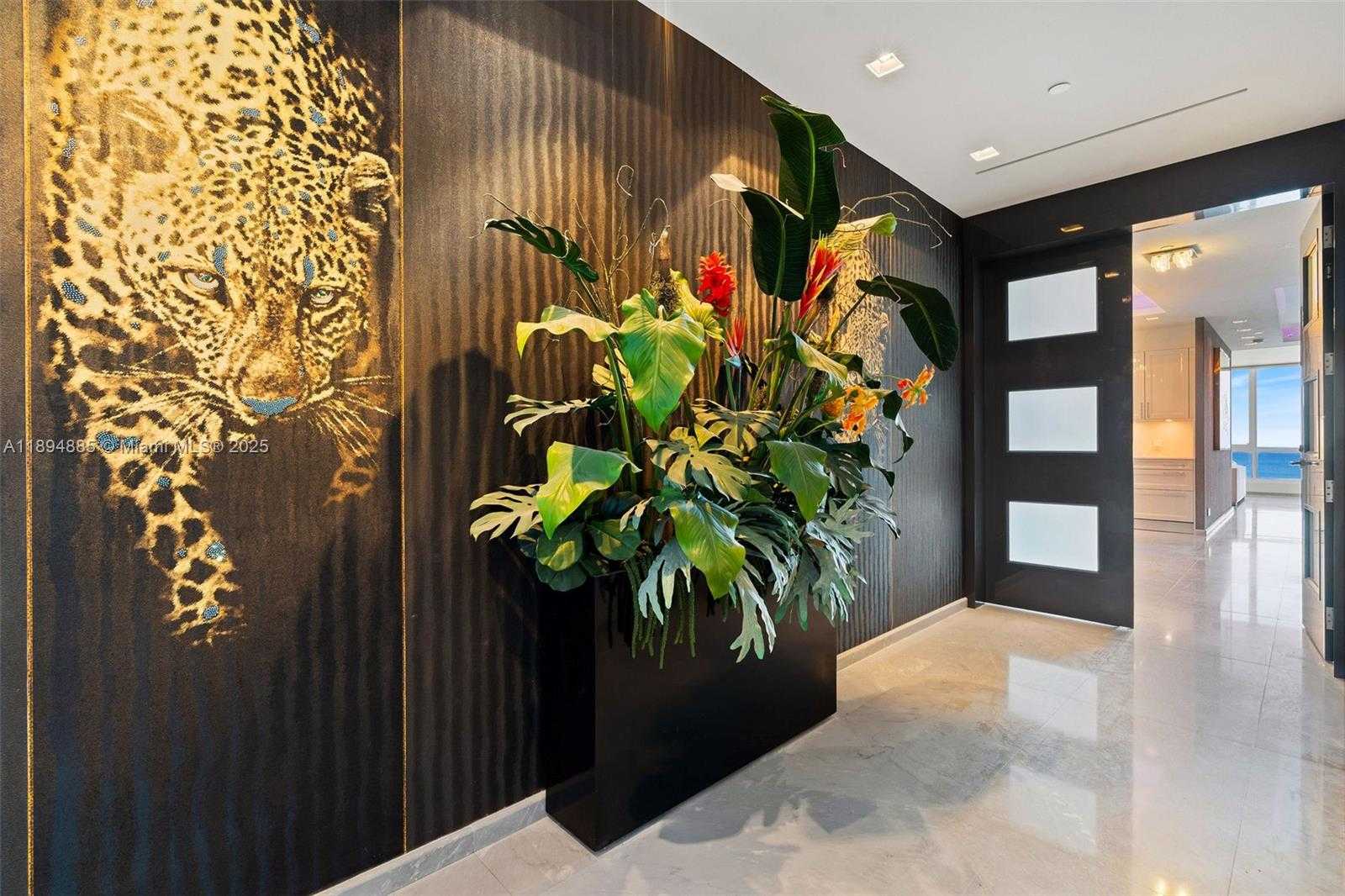 Small Image of 100 SOUTH POINTE DR #2506, Miami Beach Number 34