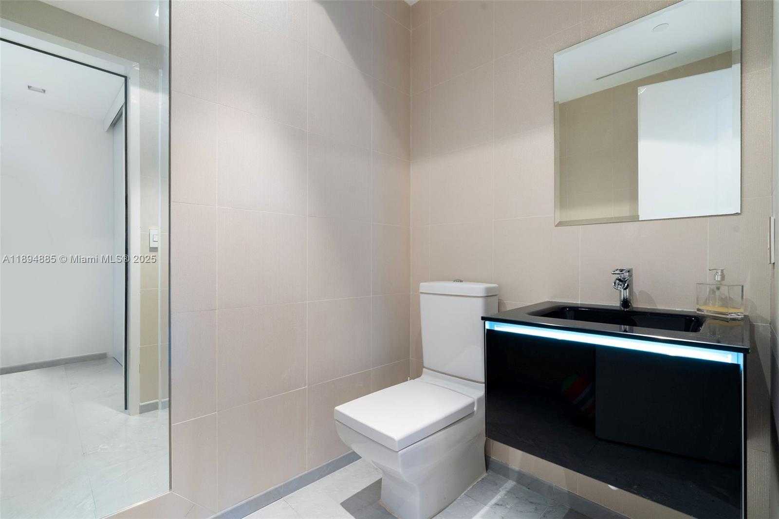 Small Image of 100 SOUTH POINTE DR #2506, Miami Beach Number 35