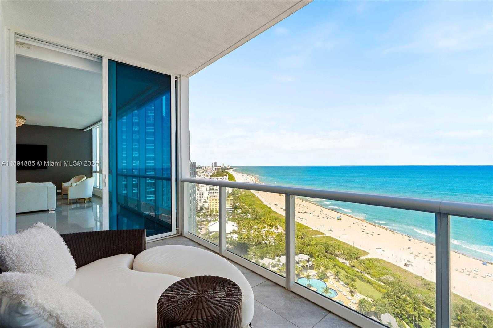 Small Image of 100 SOUTH POINTE DR #2506, Miami Beach Number 8
