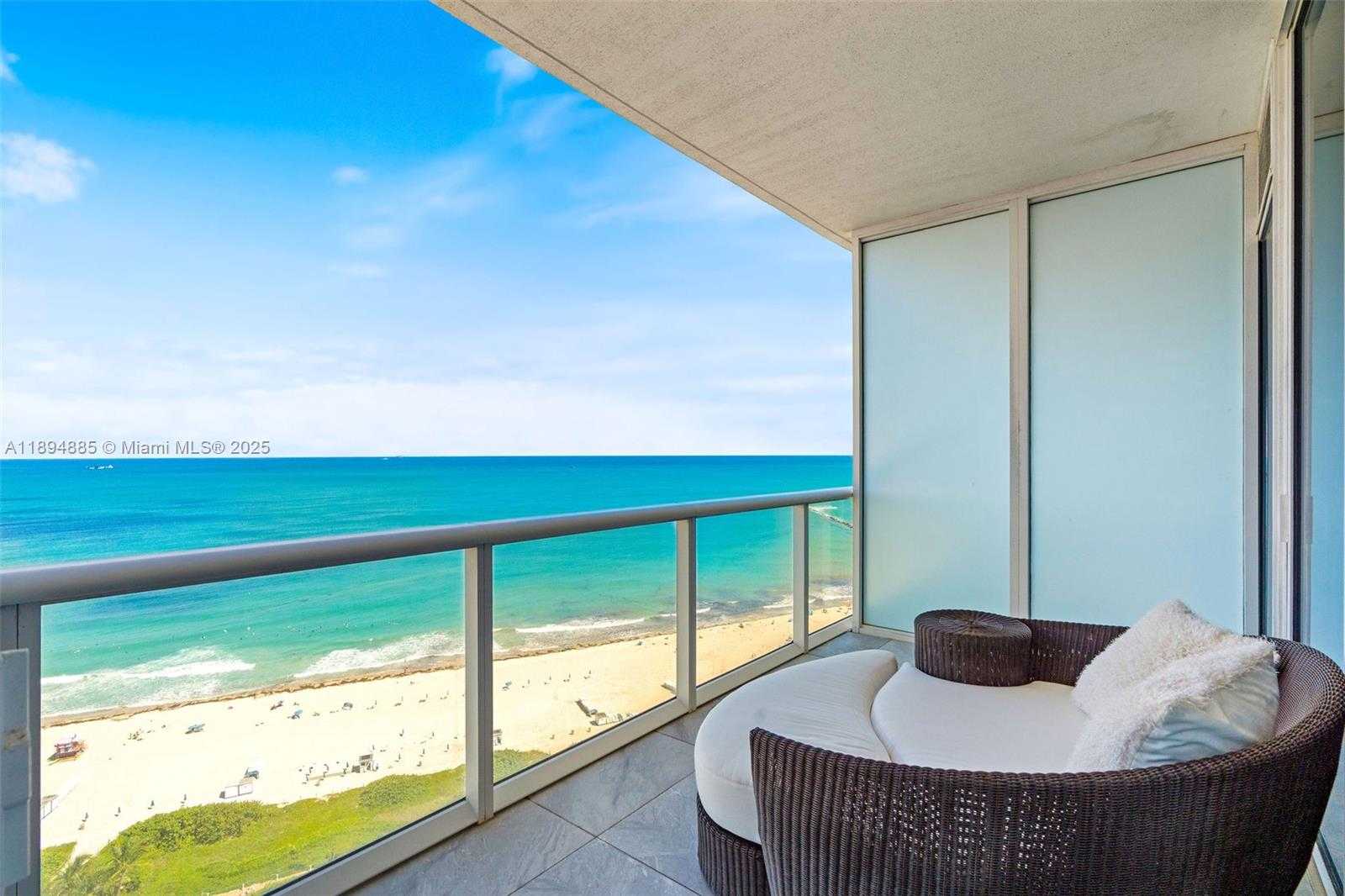 Small Image of 100 SOUTH POINTE DR #2506, Miami Beach Number 9