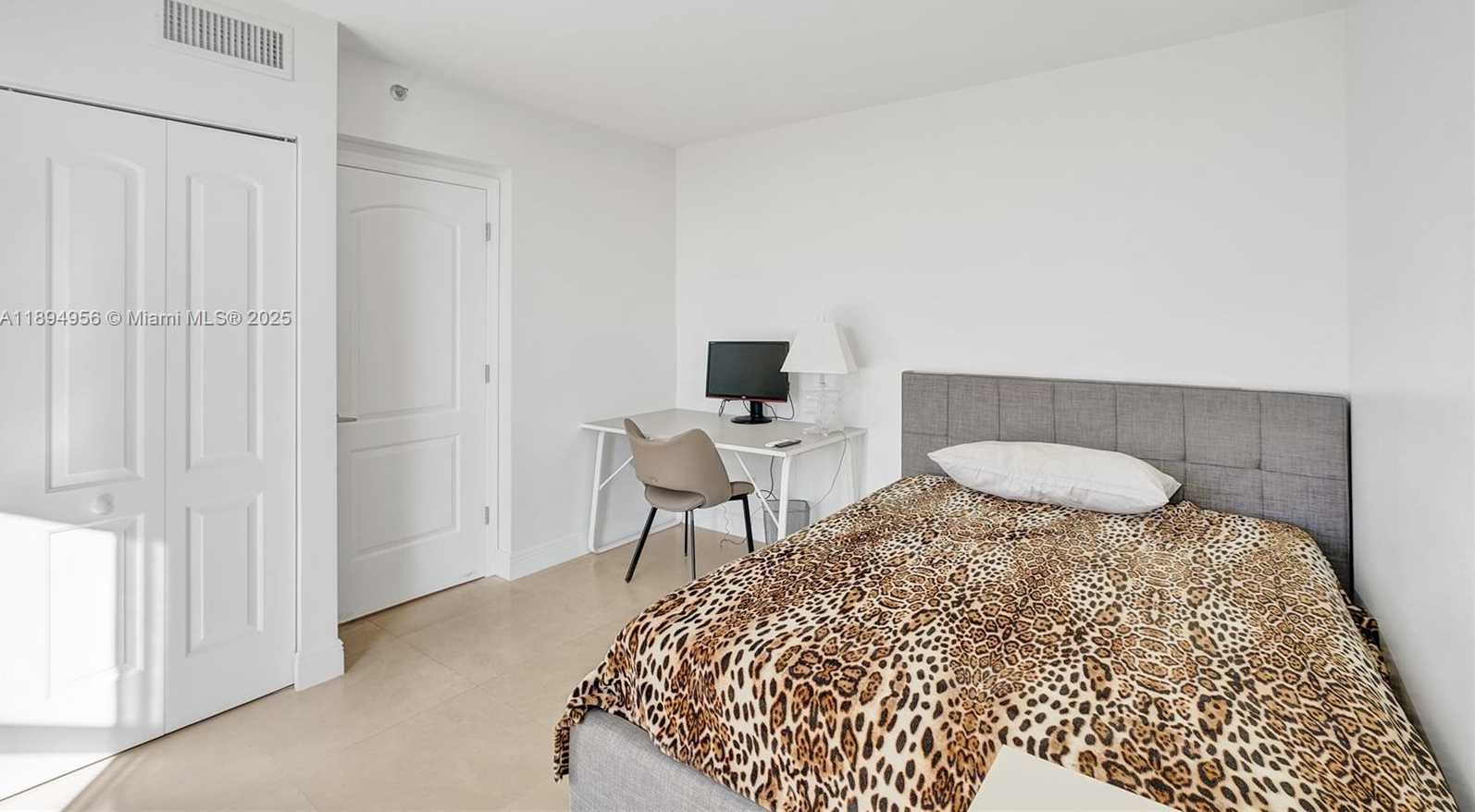 Small Image of 1000 EAST ISLAND BLVD #1403, Aventura Number 29