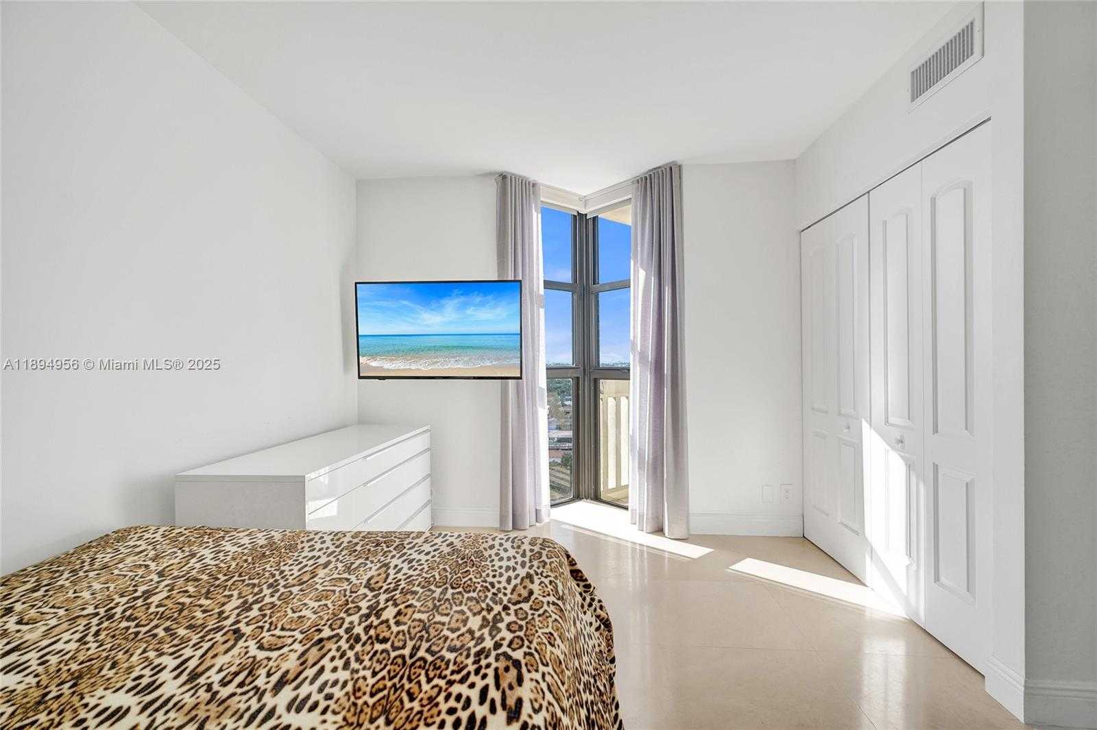 Small Image of 1000 EAST ISLAND BLVD #1403, Aventura Number 30