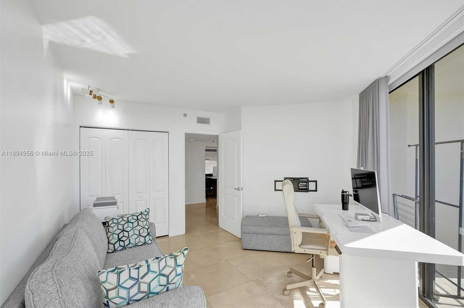 Small Image of 1000 EAST ISLAND BLVD #1403, Aventura Number 34
