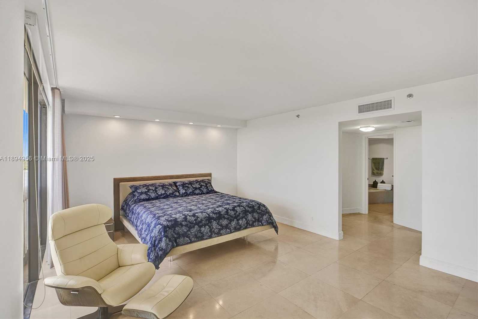 Small Image of 1000 EAST ISLAND BLVD #1403, Aventura Number 40